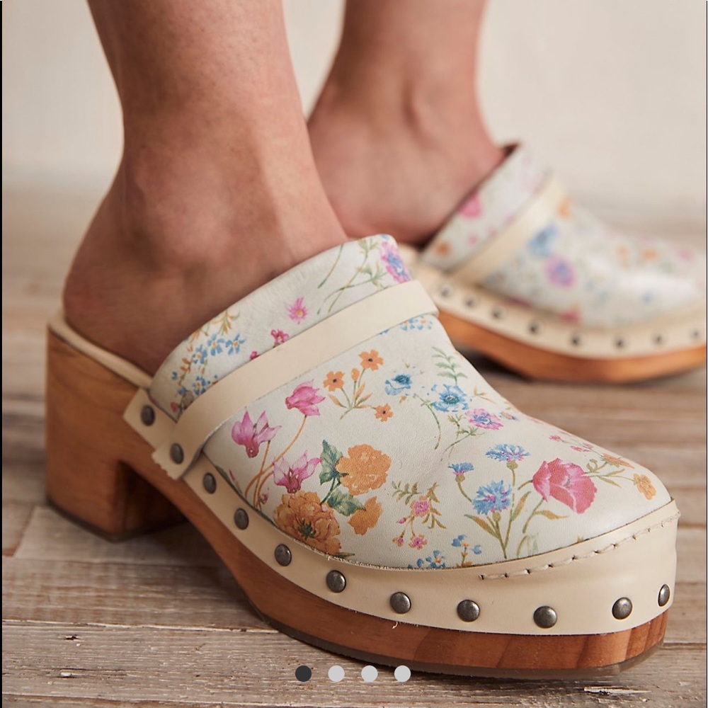 FREE PEOPLE CALABAZA CLOGS NEW size 7